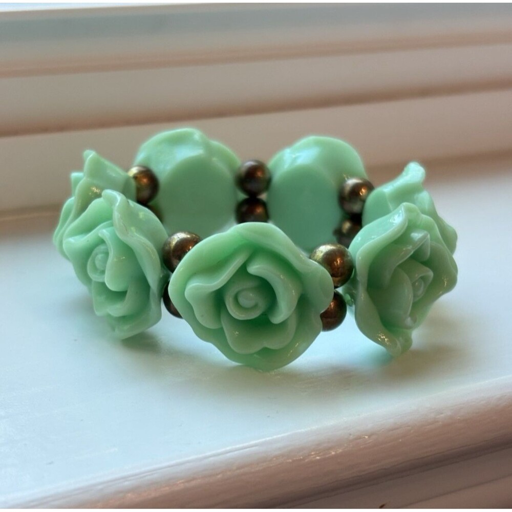 Vintage Resin Plastic Stretch Roses Bracelet